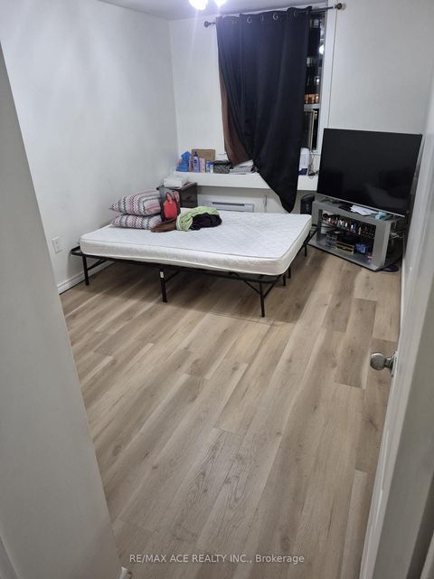 Photo 14 at 608 - 3420 Eglinton Avenue E, Scarborough Village, Toronto