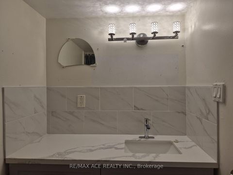 Photo 15 at 608 - 3420 Eglinton Avenue E, Scarborough Village, Toronto