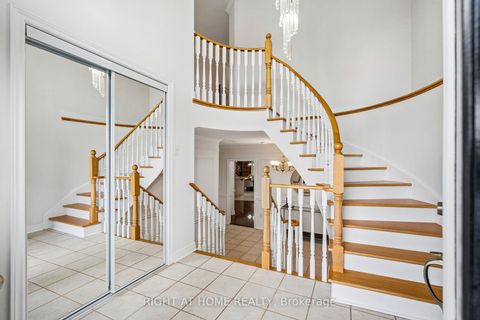 Photo 4 at 251 Sonoma Boulevard, Sonoma Heights, Vaughan