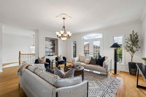 Photo 7 at 251 Sonoma Boulevard, Sonoma Heights, Vaughan