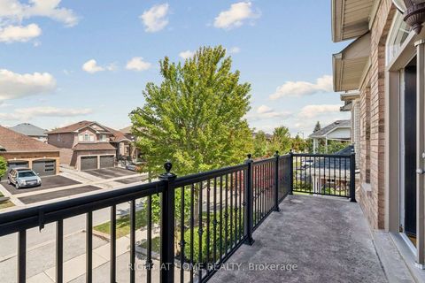 Photo 9 at 251 Sonoma Boulevard, Sonoma Heights, Vaughan