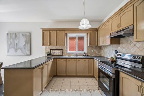 Photo 13 at 251 Sonoma Boulevard, Sonoma Heights, Vaughan