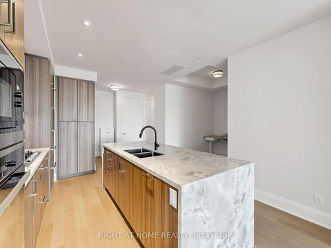 Photo 13 at 615 - 280 Howland Avenue, Annex, Toronto