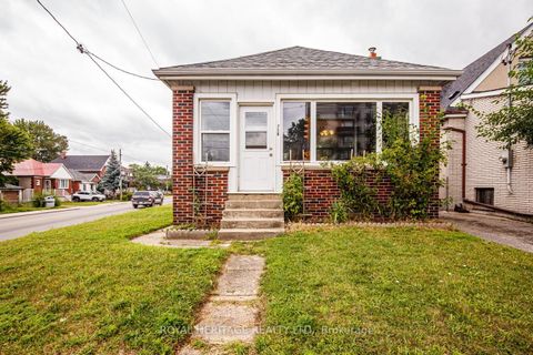 Photo 0 at 758 Jane Street, Smythe, Toronto