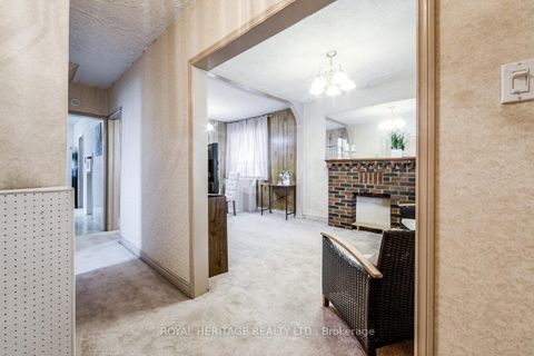Photo 3 at 758 Jane Street, Smythe, Toronto