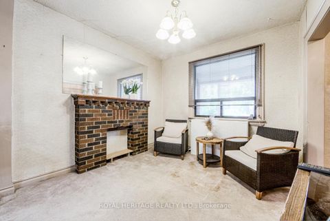 Photo 4 at 758 Jane Street, Smythe, Toronto