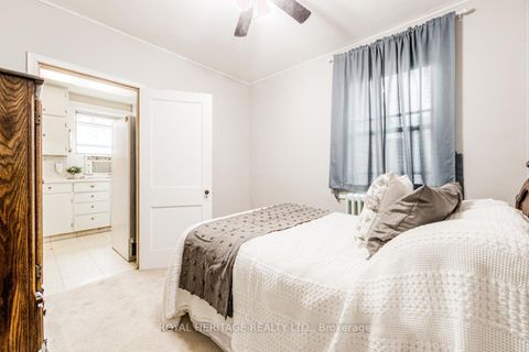 Photo 14 at 758 Jane Street, Smythe, Toronto