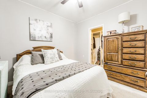 Photo 15 at 758 Jane Street, Smythe, Toronto