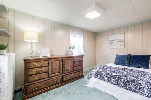 Photo 16 at 758 Jane Street, Smythe, Toronto