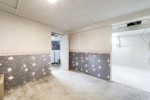 Photo 22 at 758 Jane Street, Smythe, Toronto