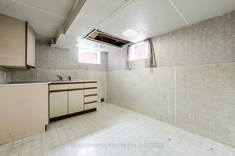 Photo 23 at 758 Jane Street, Smythe, Toronto