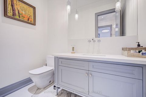 Photo 15 at 300 Upper Highland Crescent, Windfields, Toronto