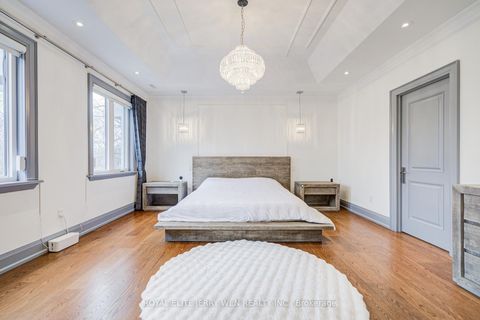 Photo 18 at 300 Upper Highland Crescent, Windfields, Toronto