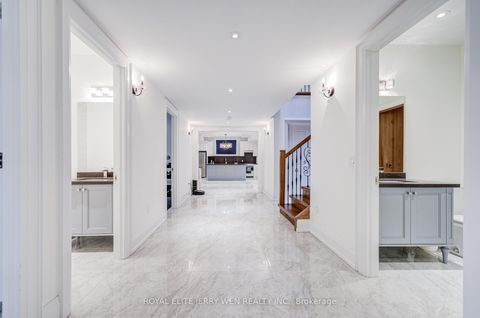 Photo 30 at 300 Upper Highland Crescent, Windfields, Toronto