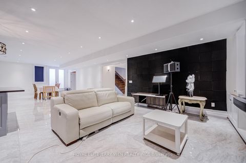 Photo 33 at 300 Upper Highland Crescent, Windfields, Toronto