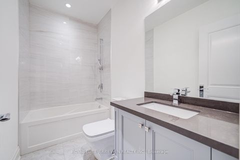 Photo 39 at 300 Upper Highland Crescent, Windfields, Toronto