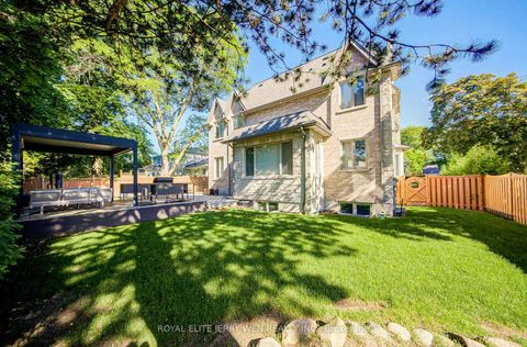 Photo 45 at 300 Upper Highland Crescent, Windfields, Toronto