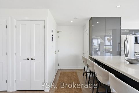 Photo 3 at 702 - 270 Queens Quay W, Waterfront Communities C1, Toronto