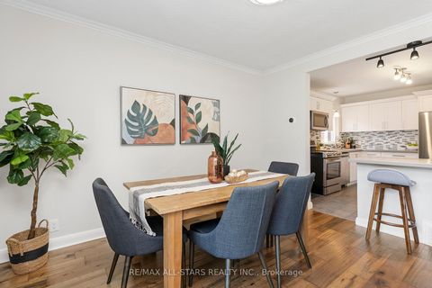 Photo 7 at 11 Penzance Drive, Bendale, Toronto