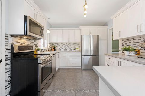 Photo 12 at 11 Penzance Drive, Bendale, Toronto