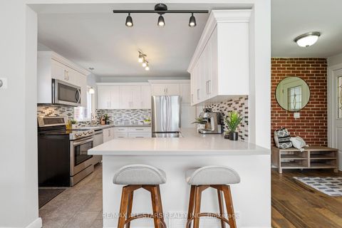Photo 14 at 11 Penzance Drive, Bendale, Toronto