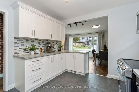 Photo 19 at 11 Penzance Drive, Bendale, Toronto