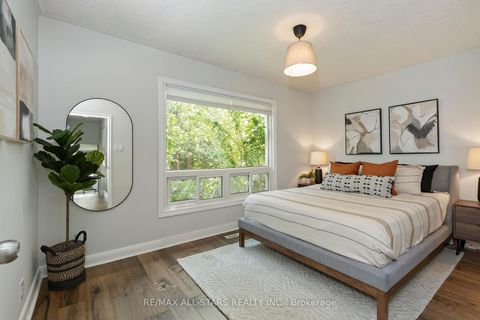 Photo 22 at 11 Penzance Drive, Bendale, Toronto