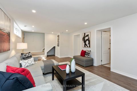 Photo 34 at 11 Penzance Drive, Bendale, Toronto
