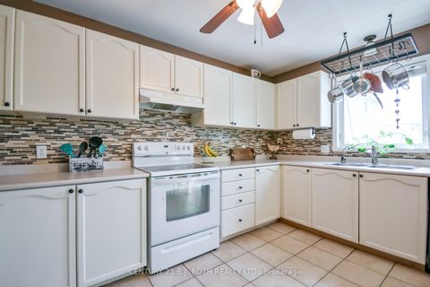 Photo 5 at 42 Farmstead Crescent, Holly, Barrie