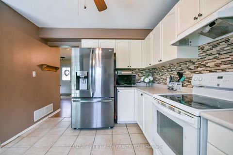 Photo 7 at 42 Farmstead Crescent, Holly, Barrie