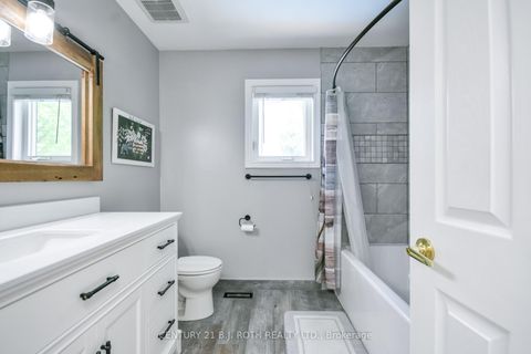 Photo 25 at 42 Farmstead Crescent, Holly, Barrie