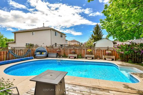 Photo 29 at 42 Farmstead Crescent, Holly, Barrie