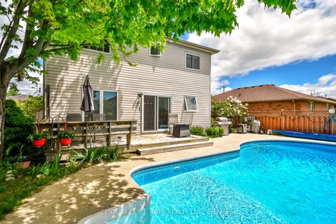 Photo 30 at 42 Farmstead Crescent, Holly, Barrie
