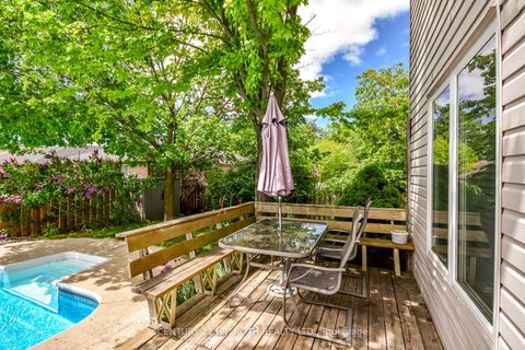 Photo 31 at 42 Farmstead Crescent, Holly, Barrie