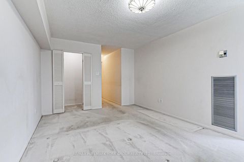 Photo 22 at 2208 - 3151 Bridletowne Circle, L'Amoreaux, Toronto