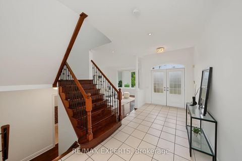Photo 3 at 12 Sweet Valerie Court, Patterson, Vaughan