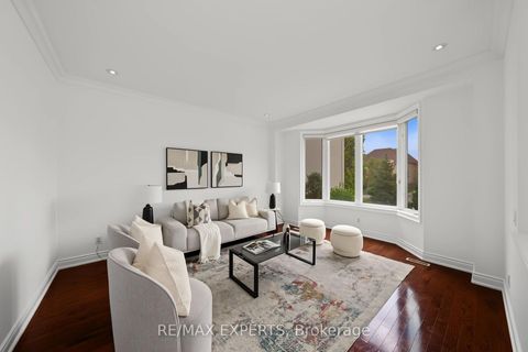 Photo 5 at 12 Sweet Valerie Court, Patterson, Vaughan