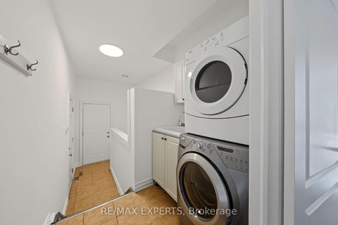Photo 7 at 12 Sweet Valerie Court, Patterson, Vaughan