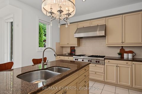 Photo 14 at 12 Sweet Valerie Court, Patterson, Vaughan