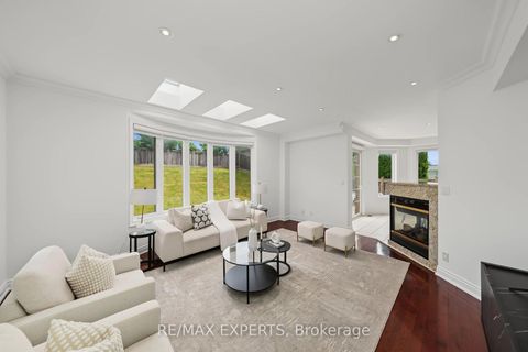 Photo 18 at 12 Sweet Valerie Court, Patterson, Vaughan