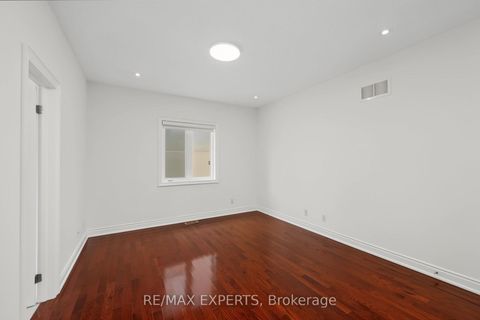 Photo 32 at 12 Sweet Valerie Court, Patterson, Vaughan