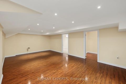Photo 35 at 12 Sweet Valerie Court, Patterson, Vaughan