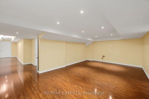 Photo 36 at 12 Sweet Valerie Court, Patterson, Vaughan