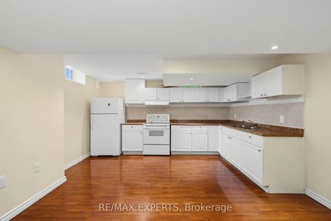 Photo 37 at 12 Sweet Valerie Court, Patterson, Vaughan