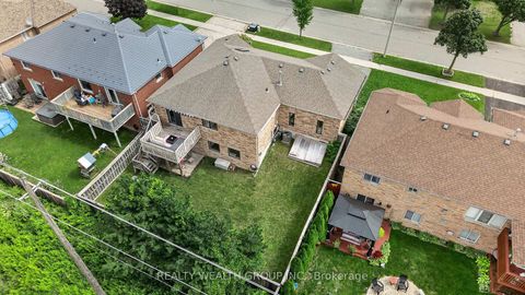 Photo 34 at 83 Logan Court, Holly, Barrie