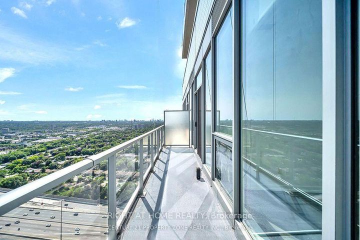 Photo 2 at 1005 - 115 McMahon Drive, Bayview Village, Toronto