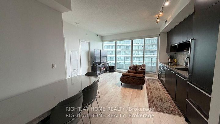 Photo 4 at 1005 - 115 McMahon Drive, Bayview Village, Toronto