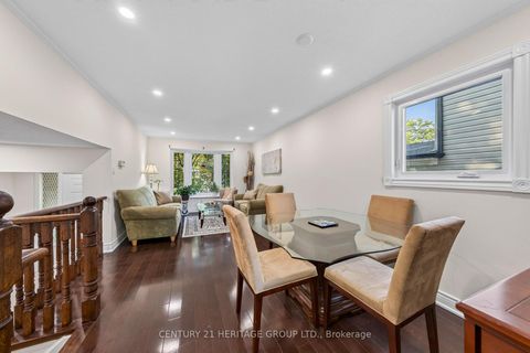 Photo 2 at 38 Kitsilano Crescent, North Richvale, Richmond Hill