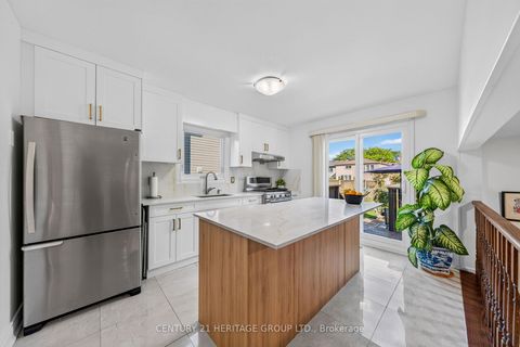 Photo 5 at 38 Kitsilano Crescent, North Richvale, Richmond Hill