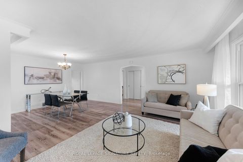 Photo 5 at 43 Viamede Crescent, Bayview Village, Toronto